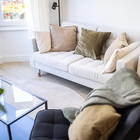 Amazing 1 Bedroom Serviced 53m2 -nb304a- Holiday home Rotterdam