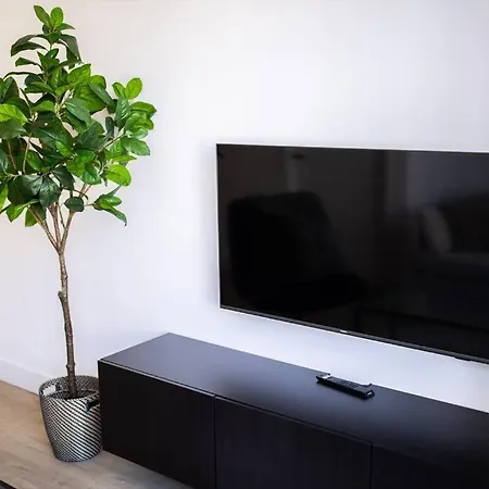 Dom wakacyjny Amazing 1 Bedroom Serviced 53m2 -nb304a- *