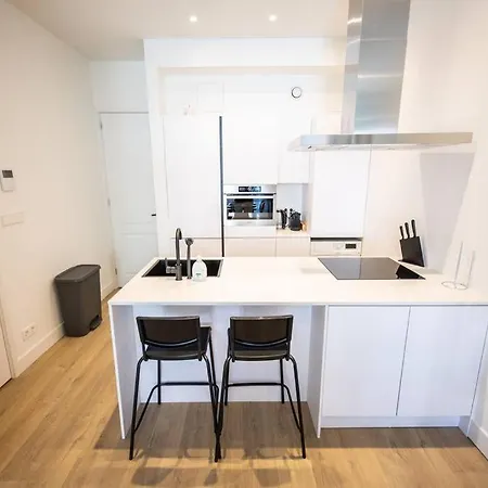 Amazing 1 Bedroom Serviced 53m2 -nb304a- * Rotterdam